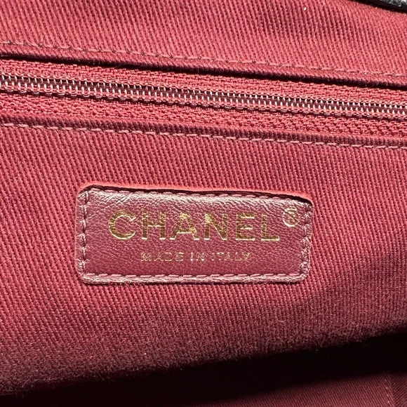 Chanel Business Affinity Tote Bag, Caviar Black Leather, Gold Hardware - Picture 9 of 13